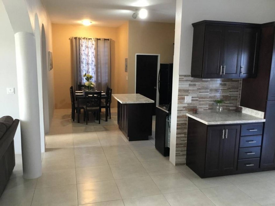 MLS#BB990 2 BEDROOM 2 BATHROOM FULLY-FURNISHED APARTMENT - Cayman  Property