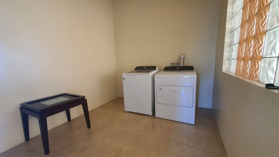 MLS#2023EH ELEVATOR HILL 3 BEDROOMS 3 BATHROOMS FULLY FURNISHED CONDOMINIUM - Cayman  Property