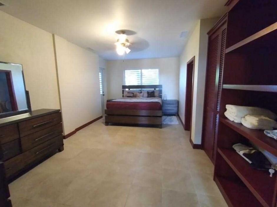 MLS# DE0333 DIAMOND ESTATE. ONE BEDROOM, ONE BATHROOM FULLY-FURNISHED APARTMENT. - Cayman  Property